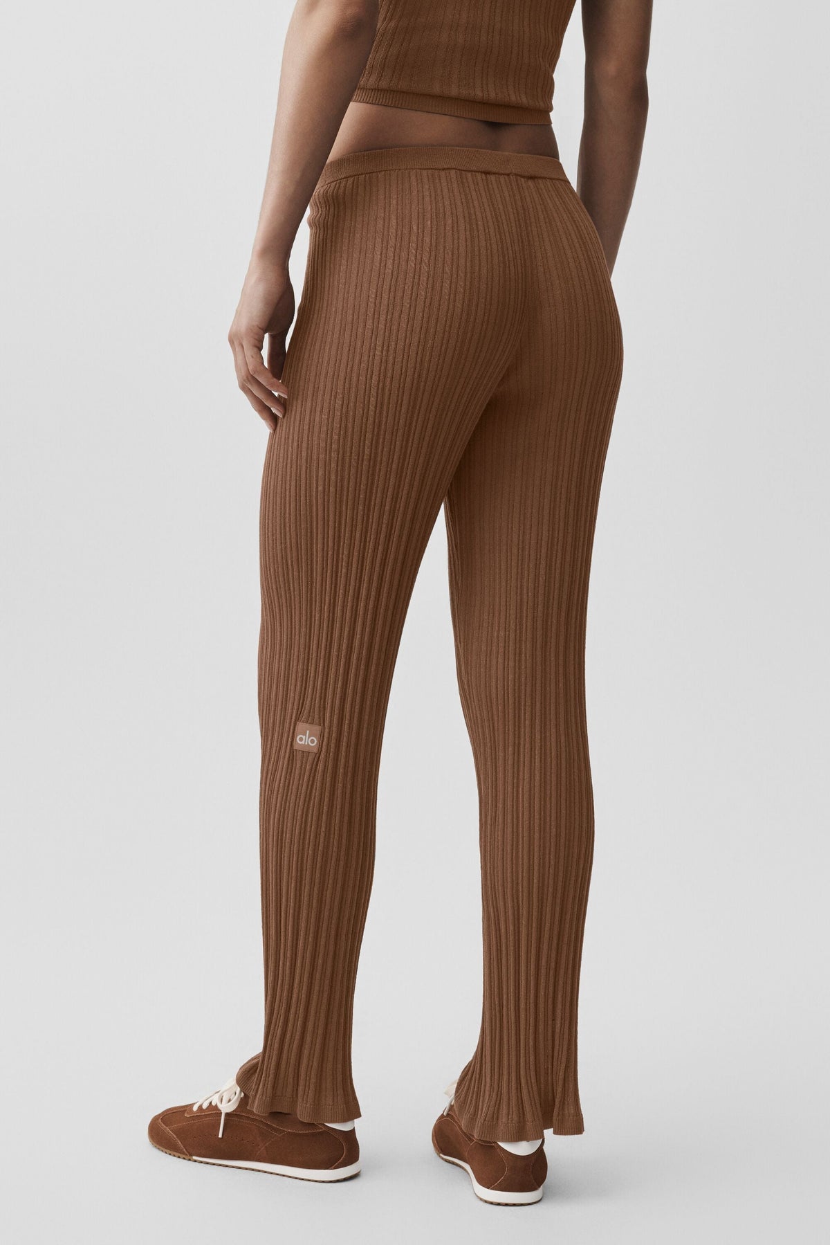 Alo Yoga Sweater High-Waist Sunlit Straight Leg Pant - Sun Kissed Brown - imagen 4