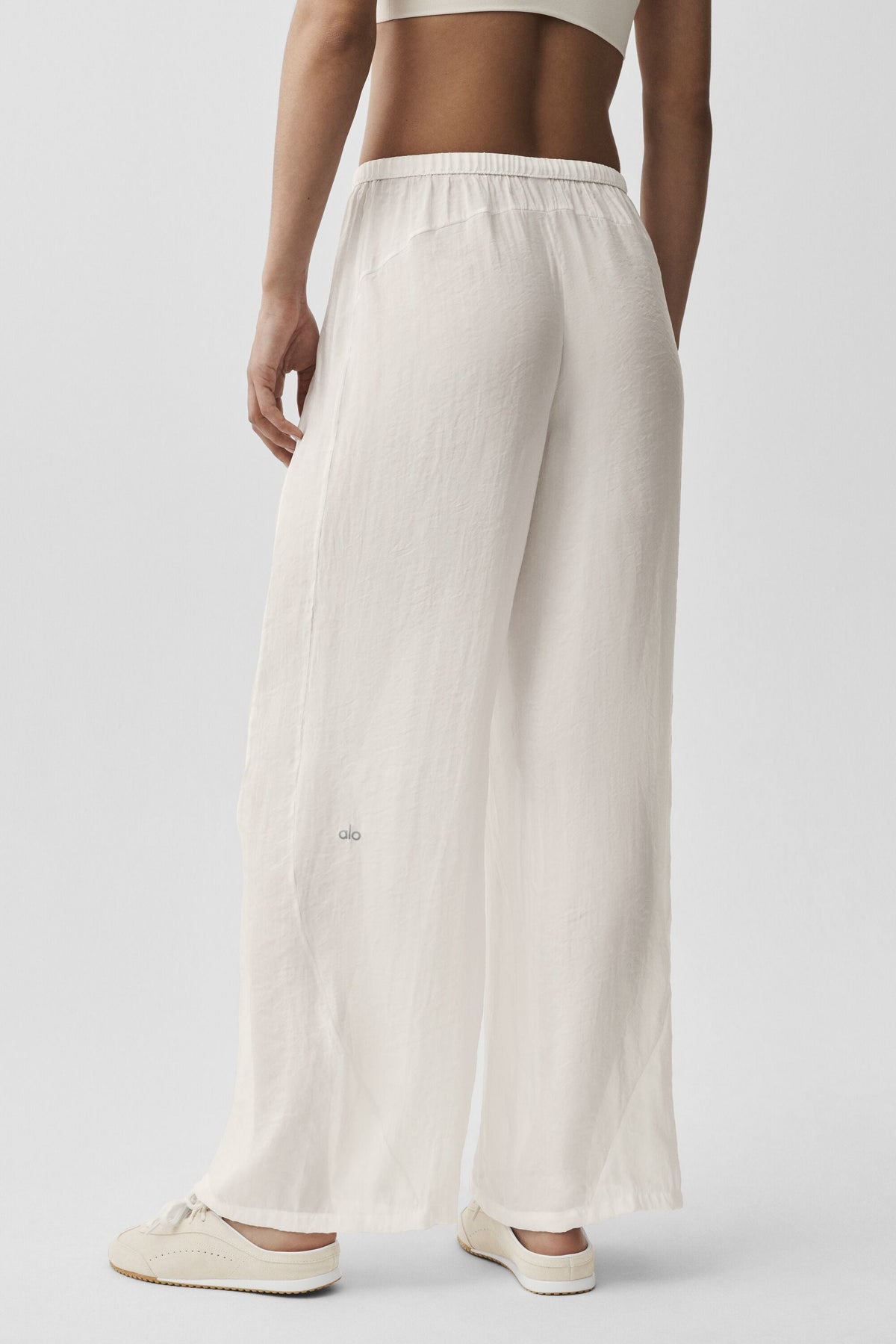 Alo Yoga Semi-Sheer Golden Hour High-Waist Straight Leg Pant - Ivory - imagen 4