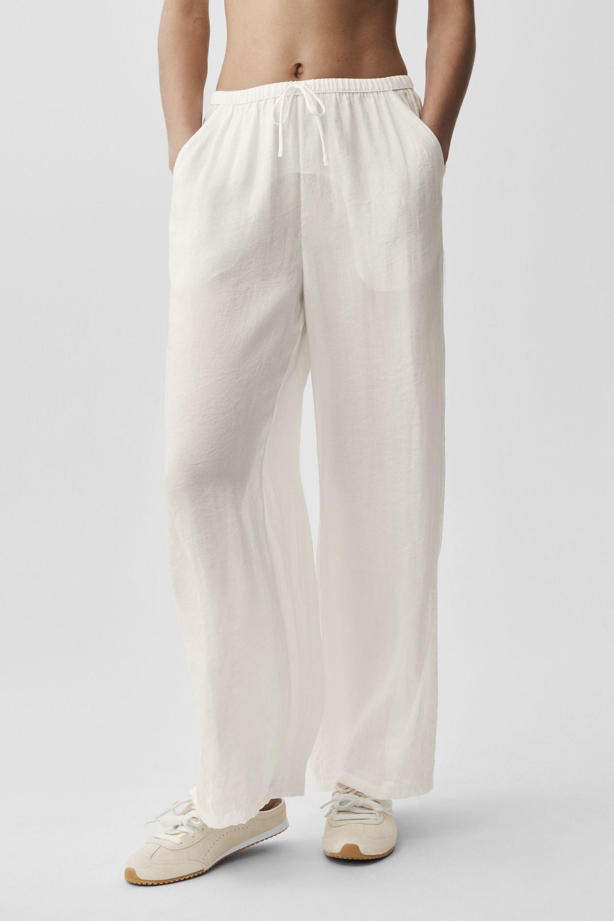 Alo Yoga Semi-Sheer Golden Hour High-Waist Straight Leg Pant - Ivory - imagen 3