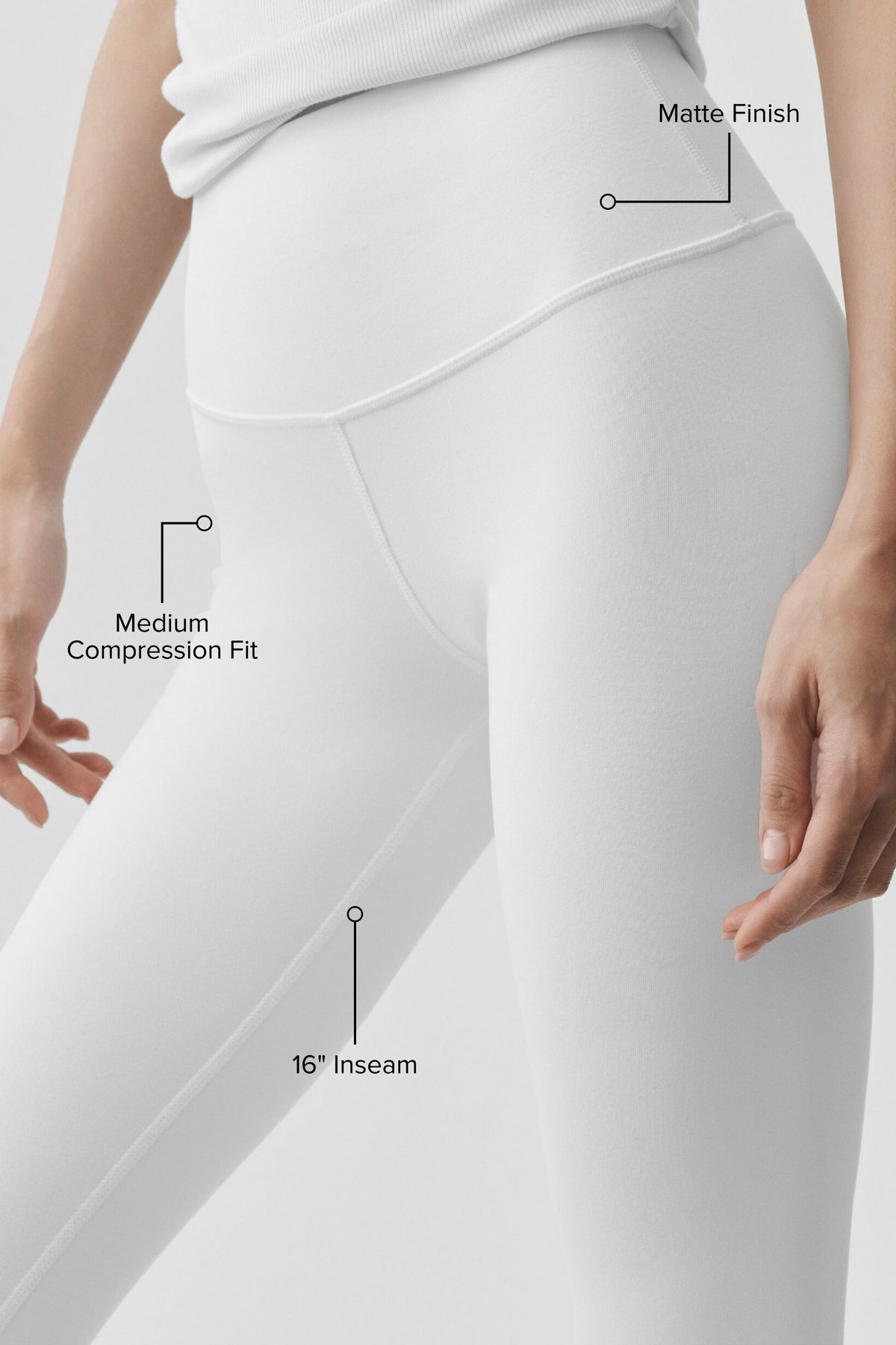 Alo Yoga 16" High-Waist Airbrush Capri - White - imagen 2