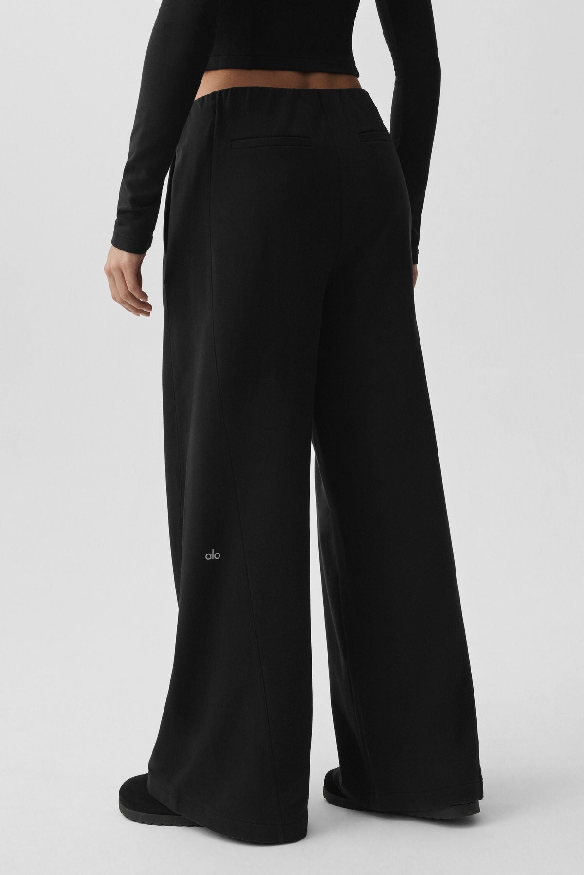 Alo Yoga Sway Mid-Rise On The Go Pant - Black - imagen 3