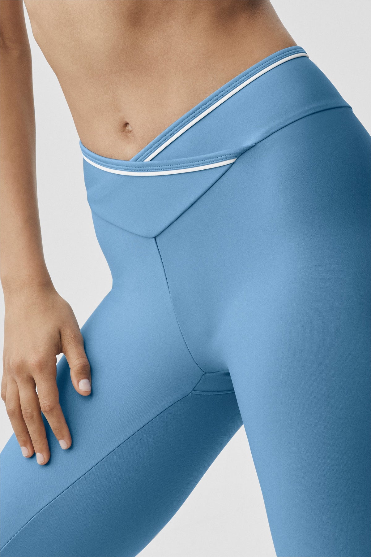 Alo Yoga Airlift High-Waist Trifecta Legging - California Blue/White - imagen 3
