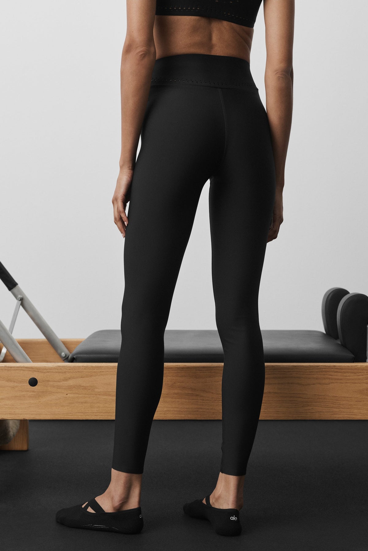 Alo Yoga Airlift High-Waist Superstar Legging - Black - imagen 4