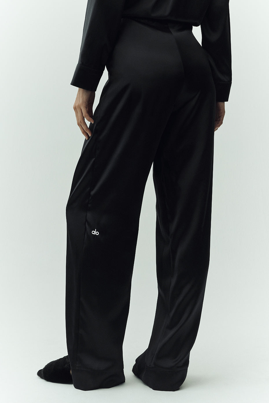 Alo Yoga Silk Luminous Pant (Long) - Black - imagen 4