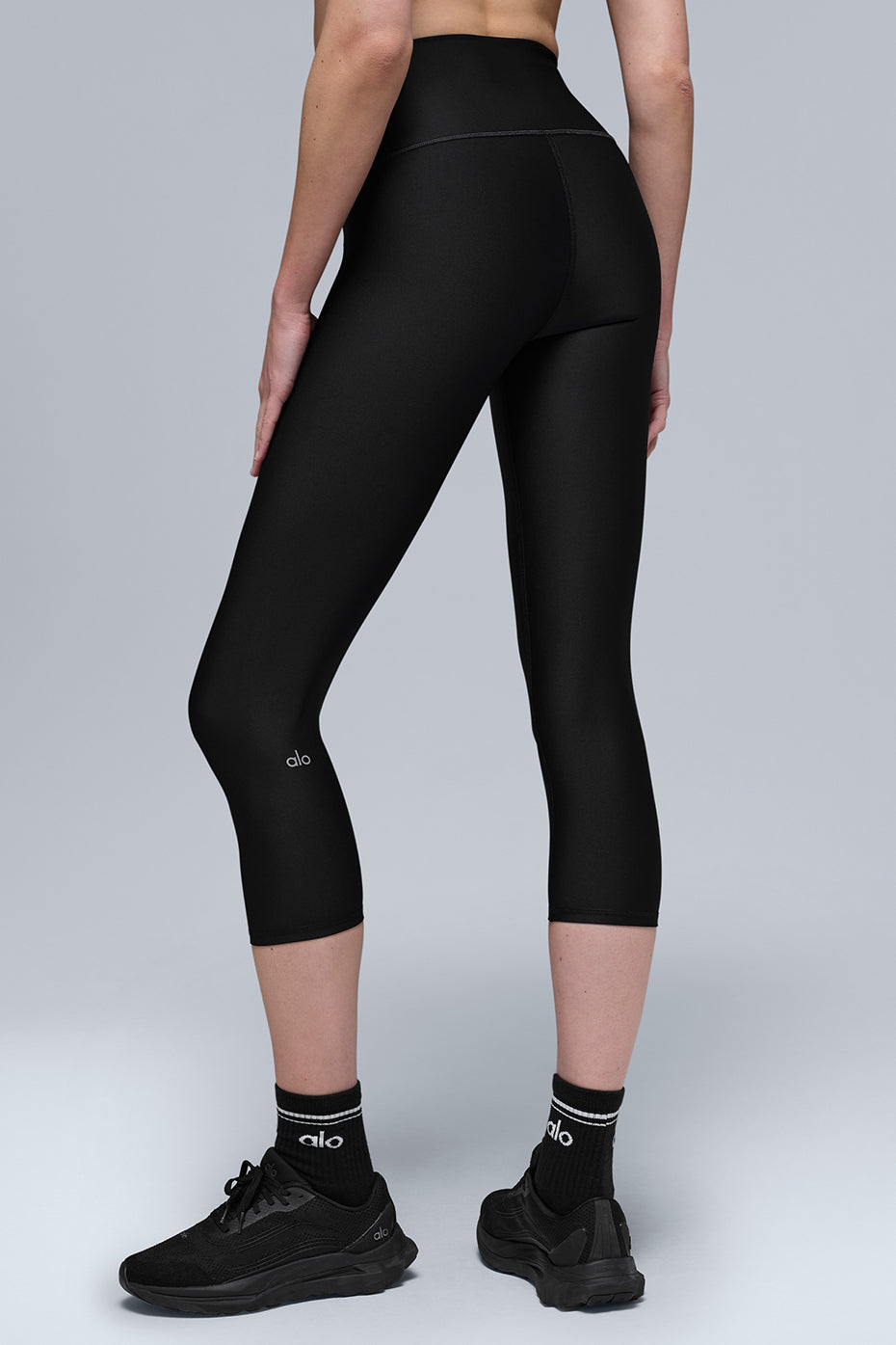 Alo Yoga High-Waist Airlift Capri - Black - imagen 2