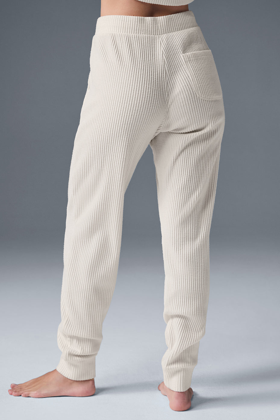Alo Yoga Muse Sweatpant - Ivory - imagen 3