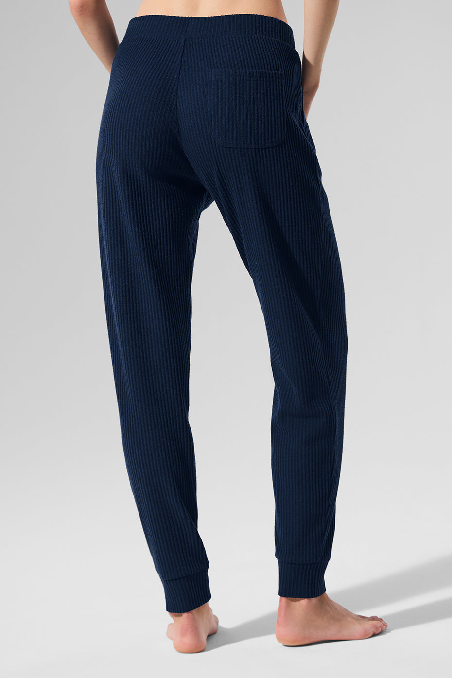Alo Yoga Muse Sweatpant - Navy - imagen 3