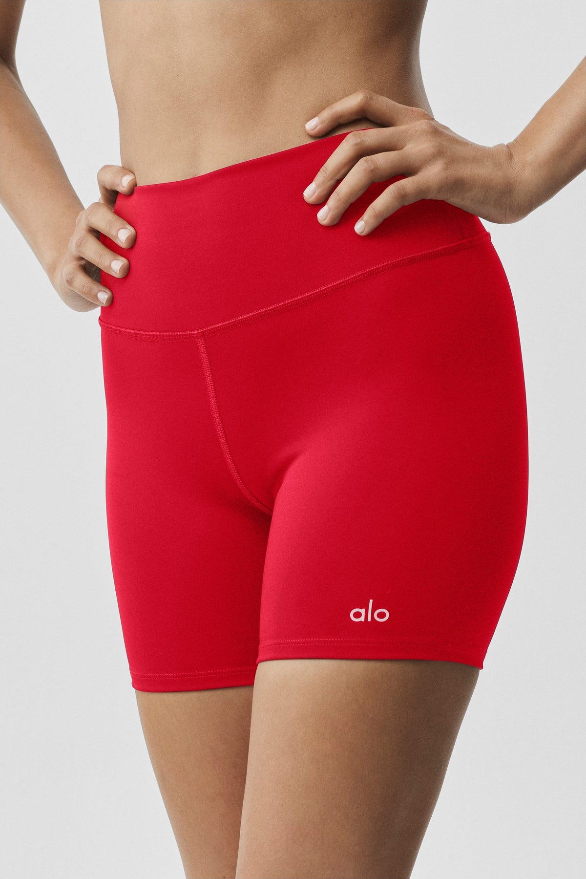 Alo Yoga 5" Airlift Energy Short - Bright Red - imagen 3