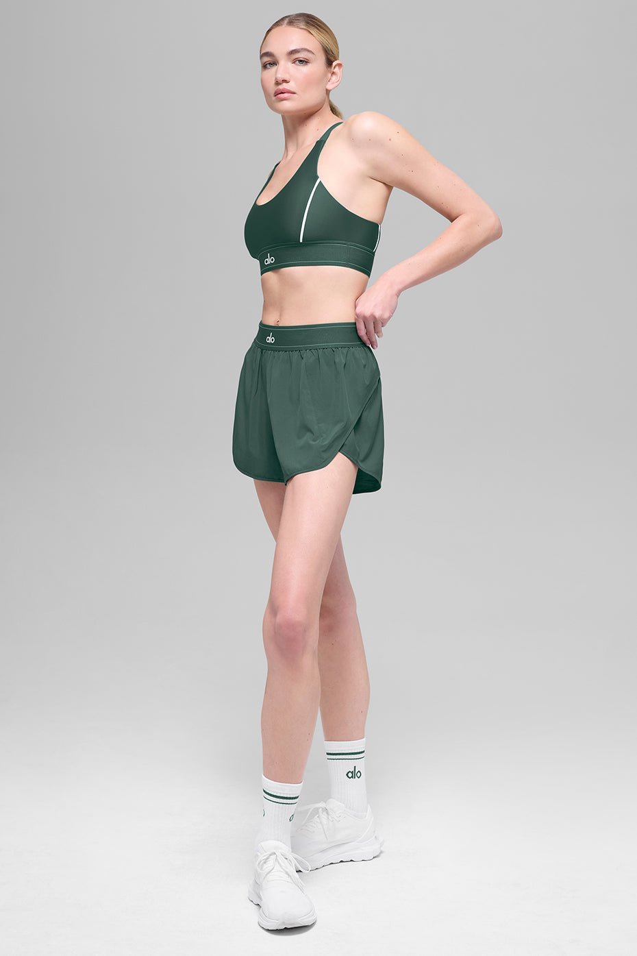 Alo Yoga Match Point Short - Clover Green - imagen 5