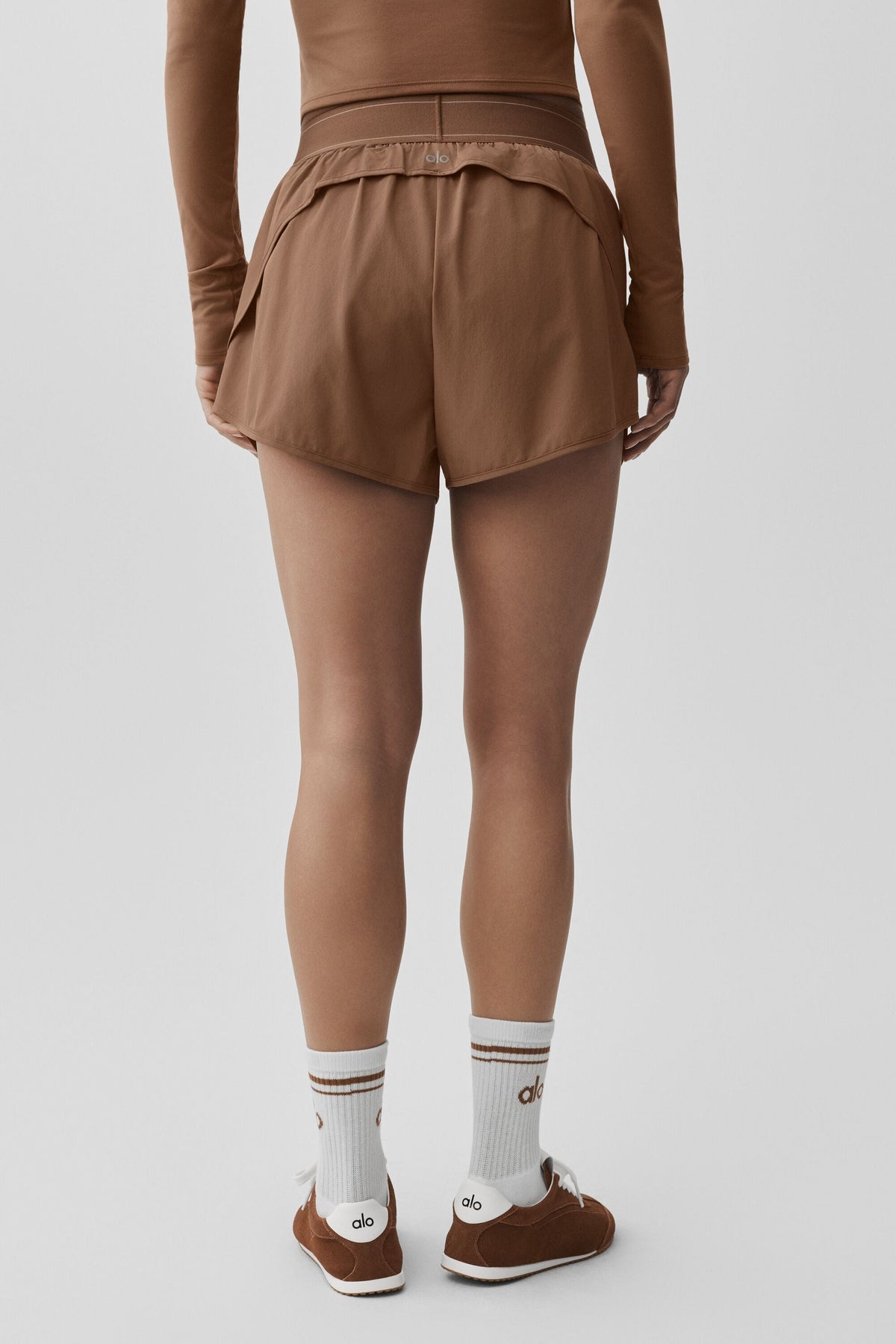 Alo Yoga Match Point Short - Sun Kissed Brown - imagen 2