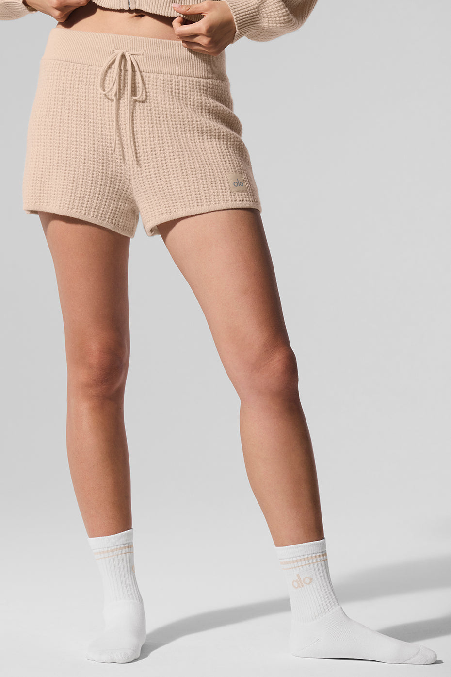 Alo Yoga Cashmere High-Waist Plush Waffle Short - Macadamia Blush - imagen 1
