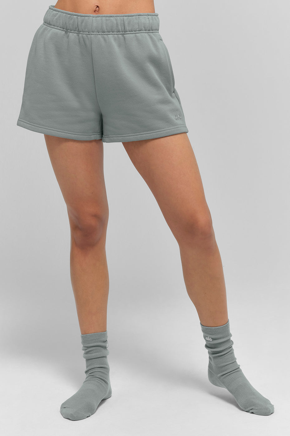 Alo Yoga Accolade Short - Lunar Grey - imagen 4