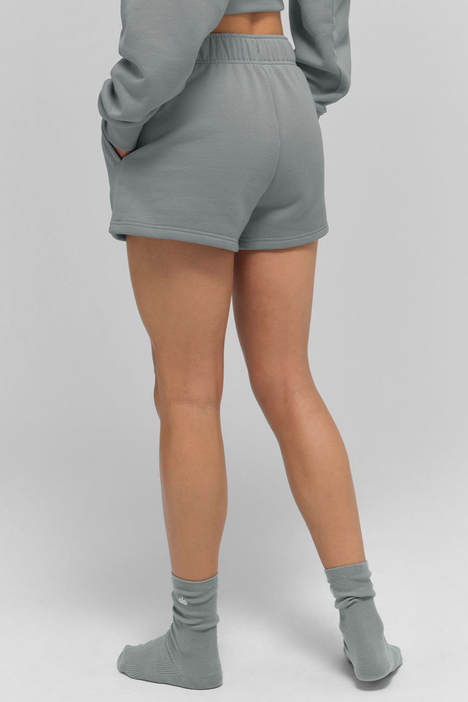 Alo Yoga Accolade Short - Lunar Grey - imagen 3