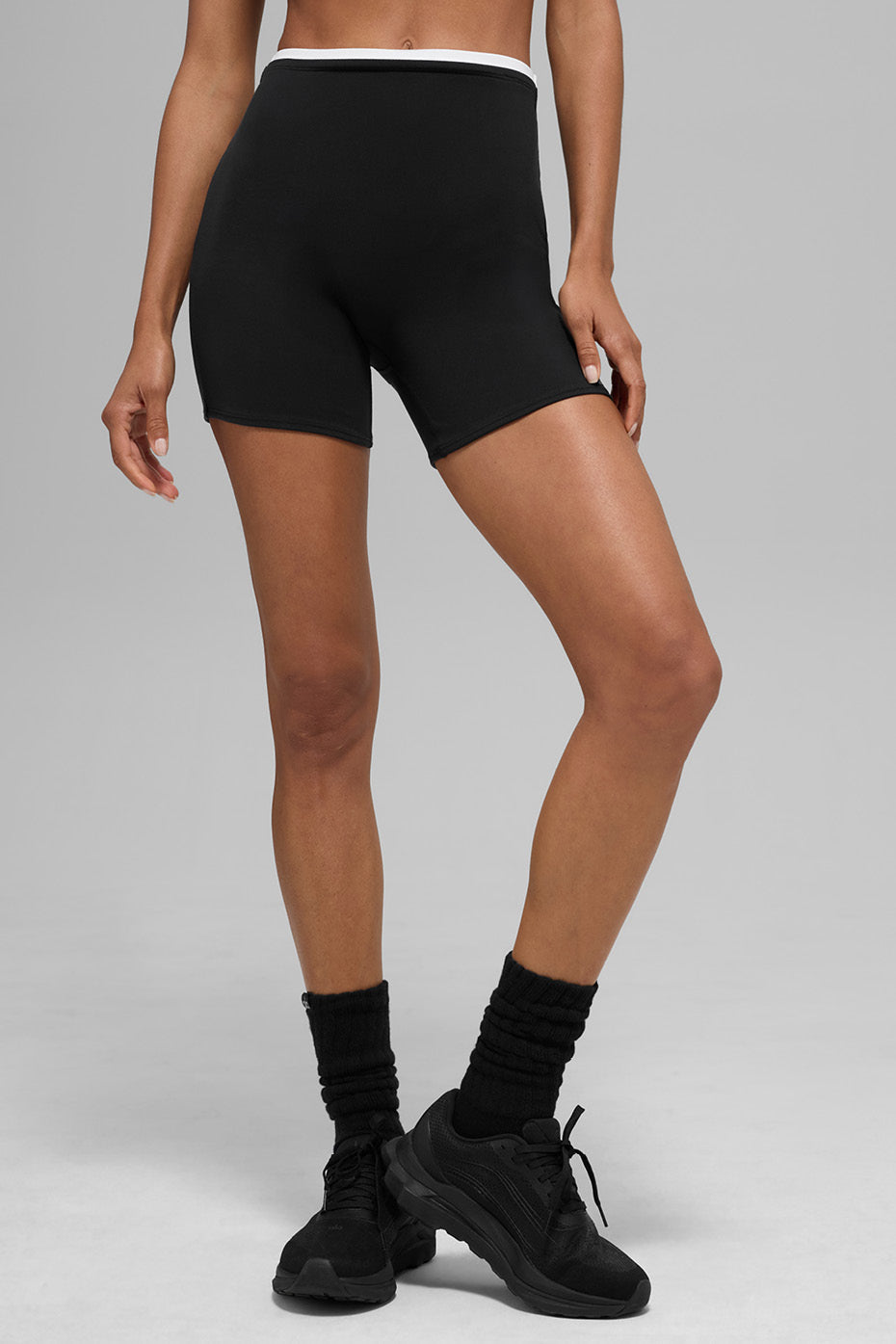Alo Yoga 5" Airbrush Double Up Short - Black/White - imagen 1