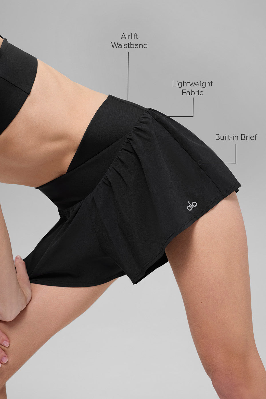 Alo Yoga V-Cute Running Short - Black - imagen 2