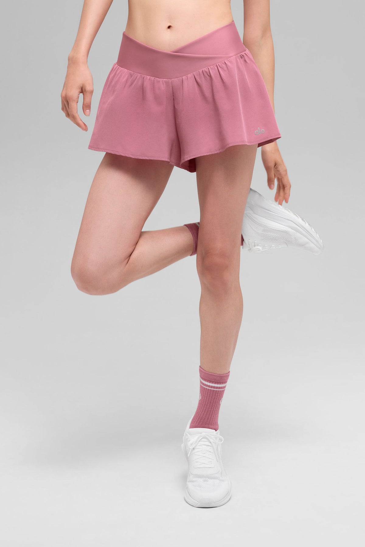 Alo Yoga V-Cute Running Short - Pink Wild Rose - imagen 4