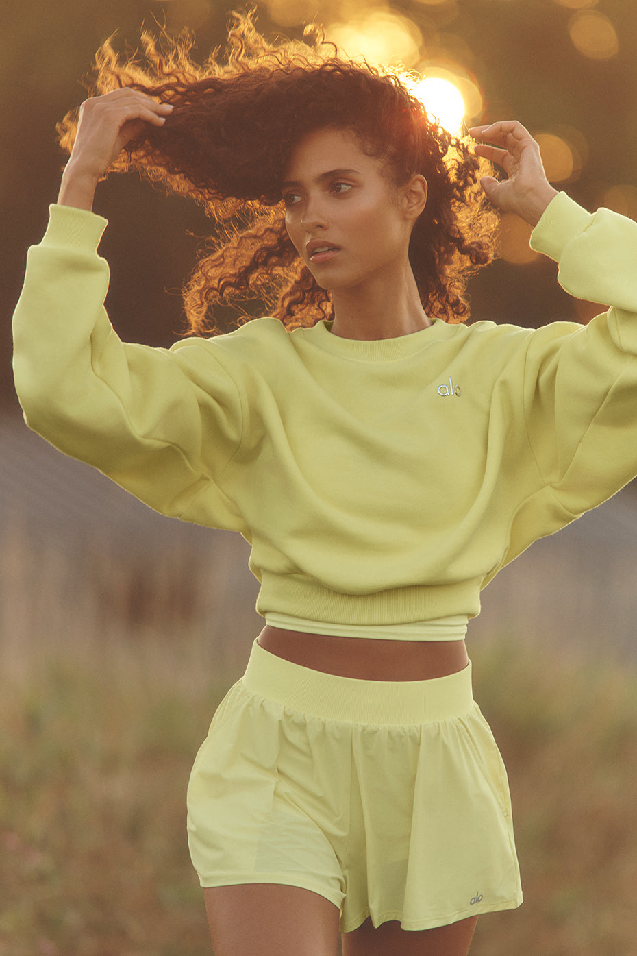 Alo Yoga Breezy Short - Sunshine - imagen 1