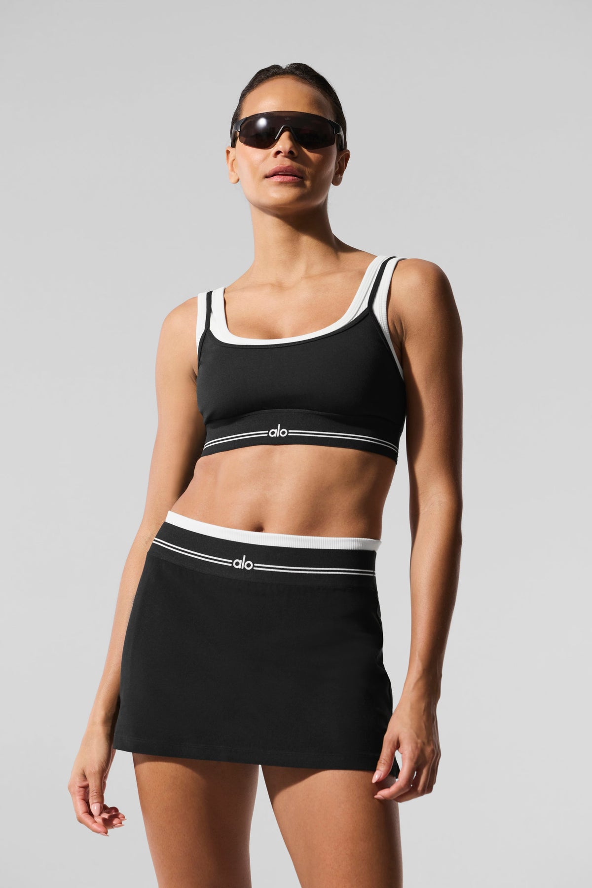 Alo Yoga Airbrush Better Together Tennis Skirt - Black/White - imagen 4