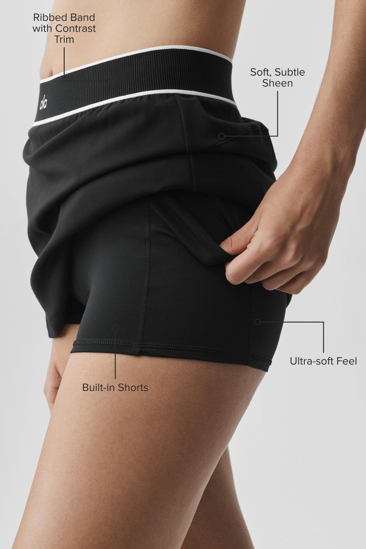 Alo Yoga ALO Softsculpt Amp It Up Tennis Skirt - Black - imagen 2