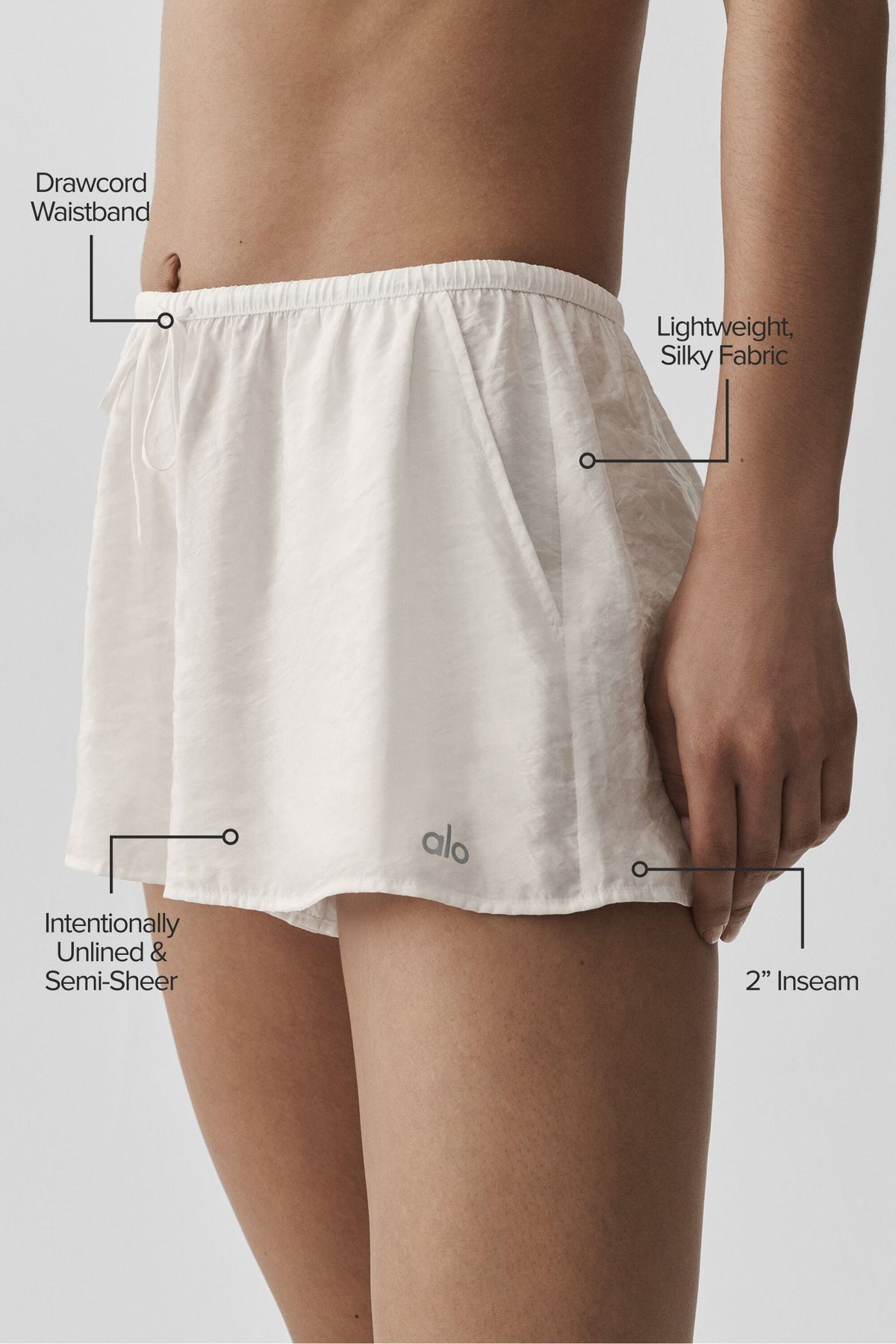 Alo Yoga Semi-Sheer Golden Hour Mid-Rise Short - Ivory - imagen 2
