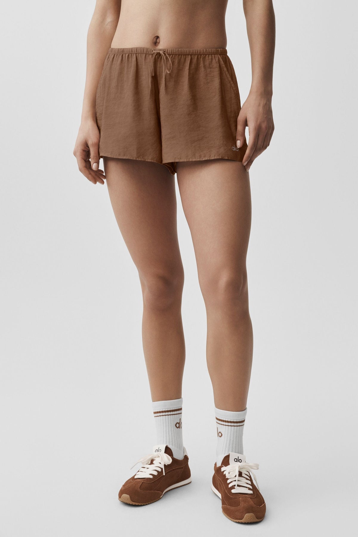 Alo Yoga Semi-Sheer Golden Hour Mid-Rise Short - Sun Kissed Brown - imagen 1