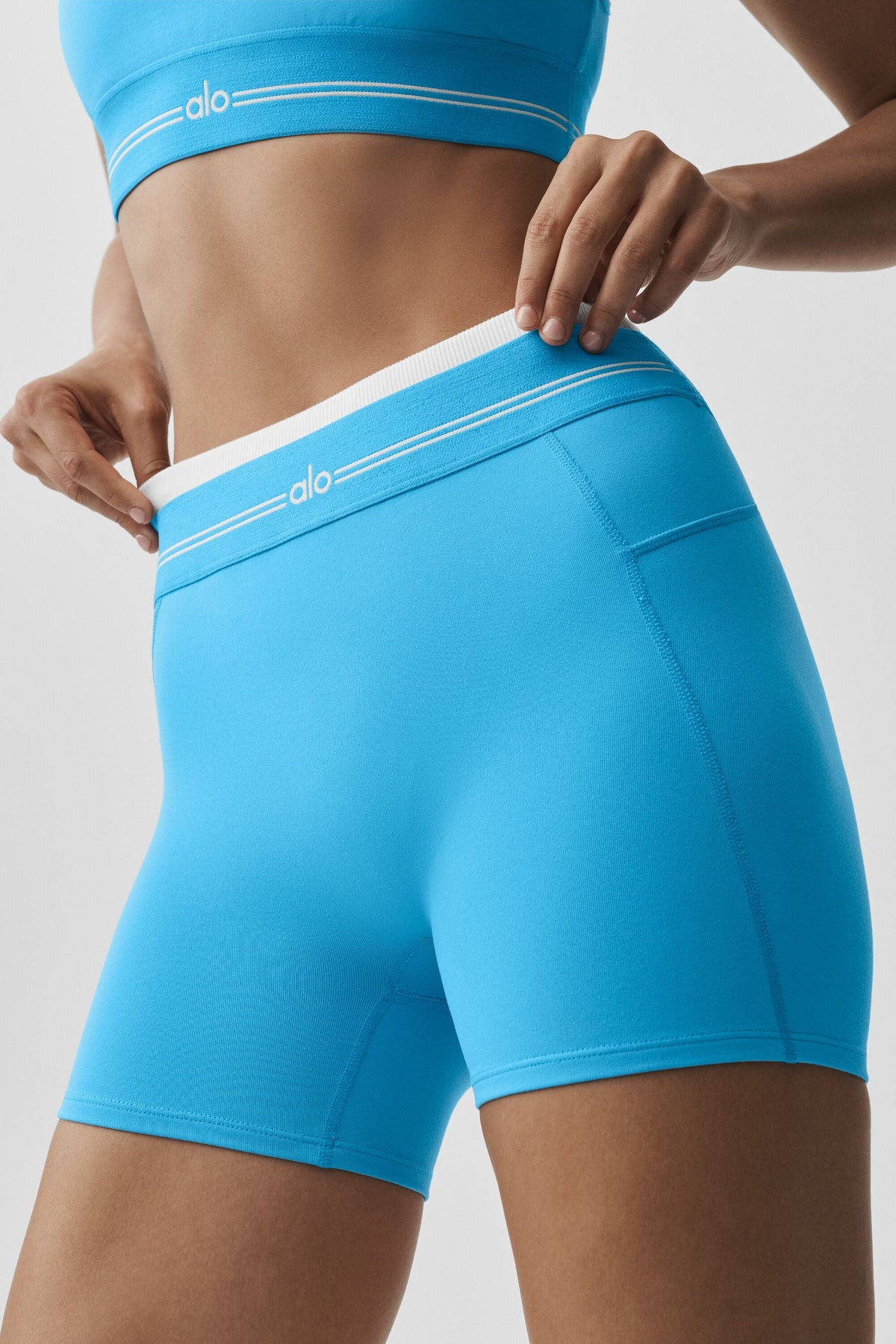 Alo Yoga Airbrush High-Waist Better Together Short - Azure Blue/White - imagen 3