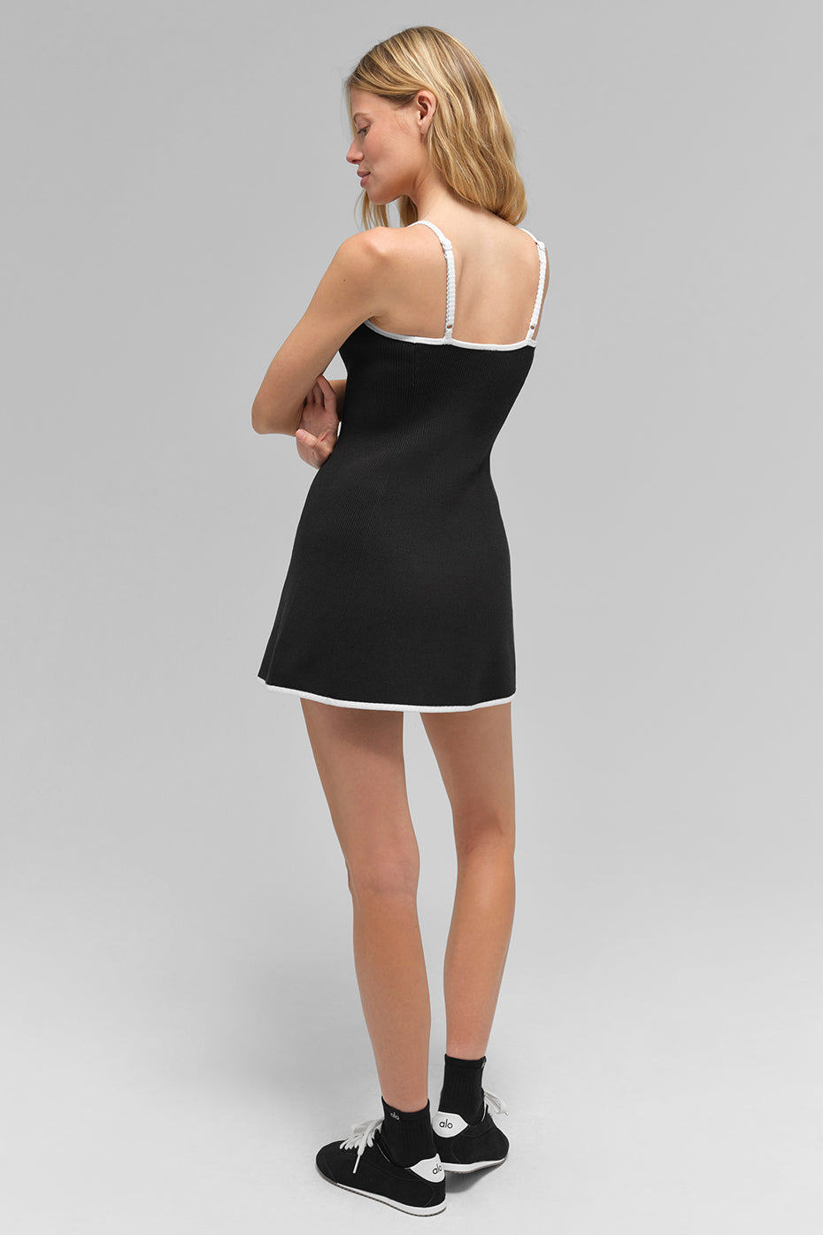 Alo Yoga Ribbed Sweater Knit Highline Dress - Black/White - imagen 5