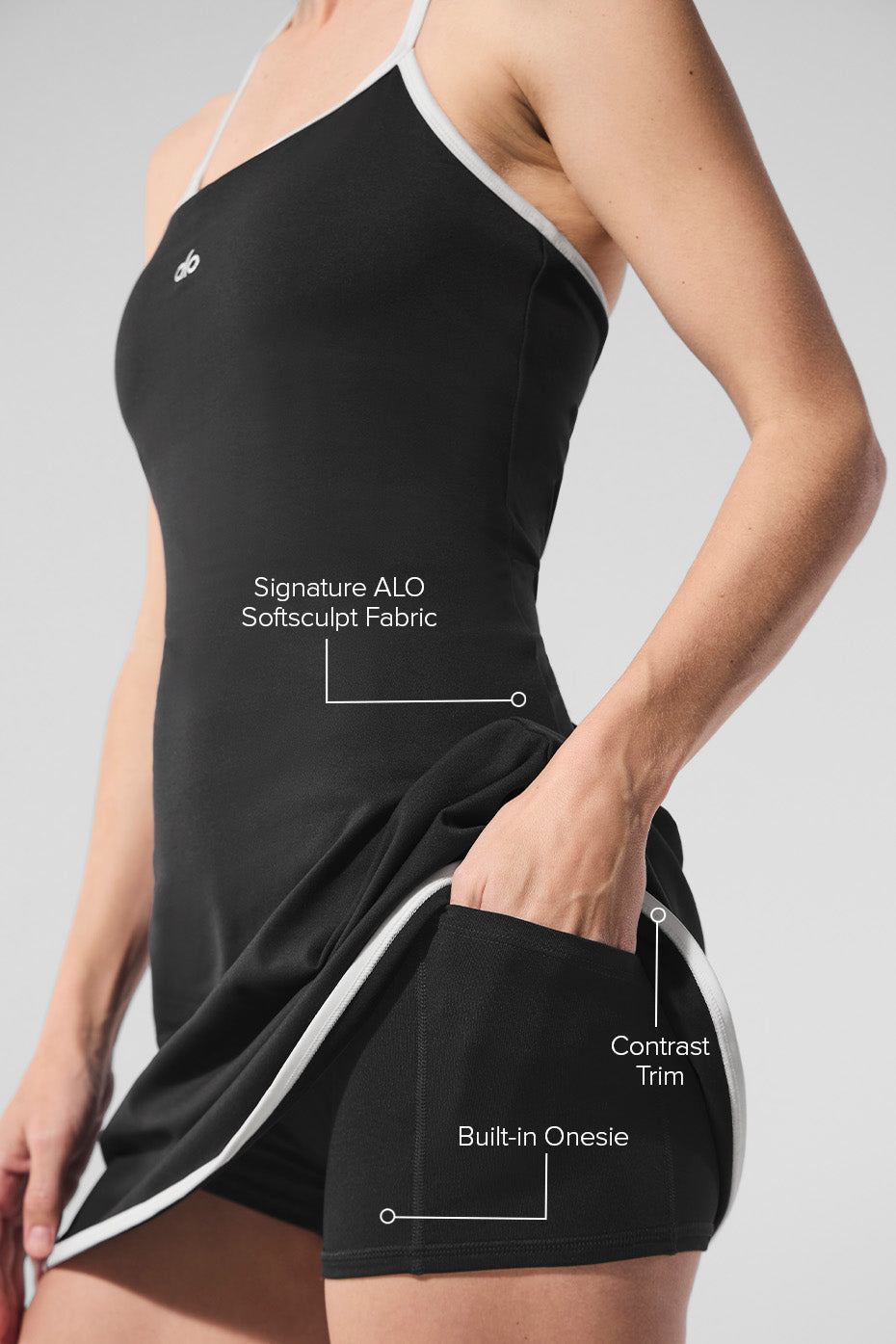 Alo Yoga ALO Softsculpt Halter Tennis Dress - Black/White - imagen 2
