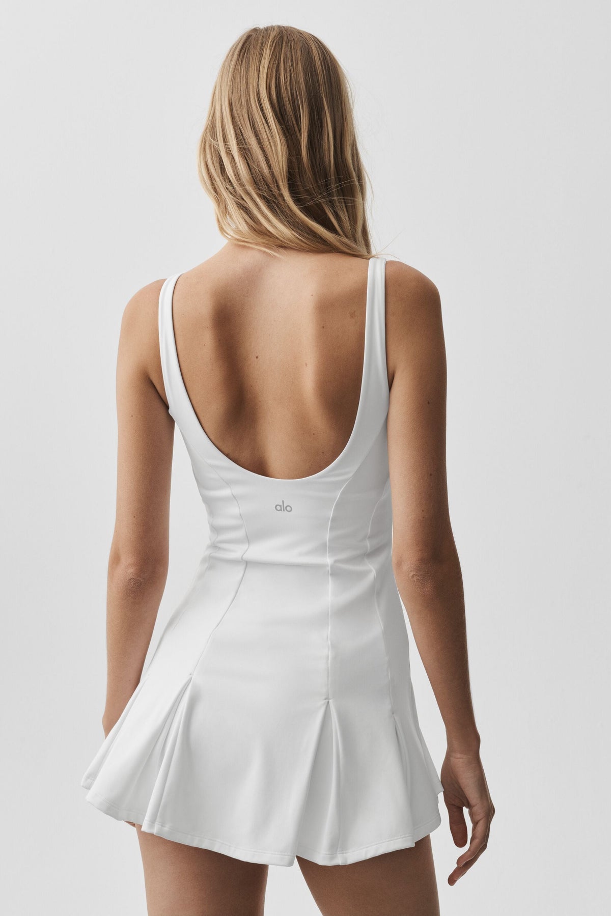 Alo Yoga ALO Softsculpt Topspin Tennis Dress - White - imagen 4