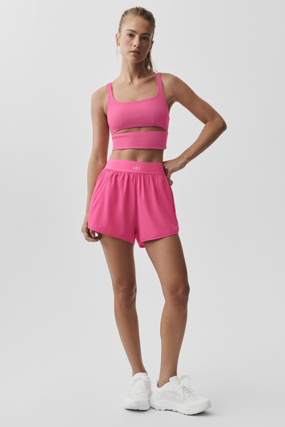 Alo Yoga Slit Bra - Paradise Pink - imagen 6