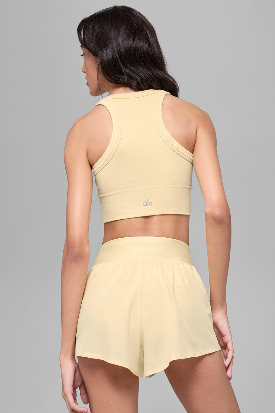 Alo Yoga Seamless Delight High Neck Bra - Candlelight Yellow - imagen 4