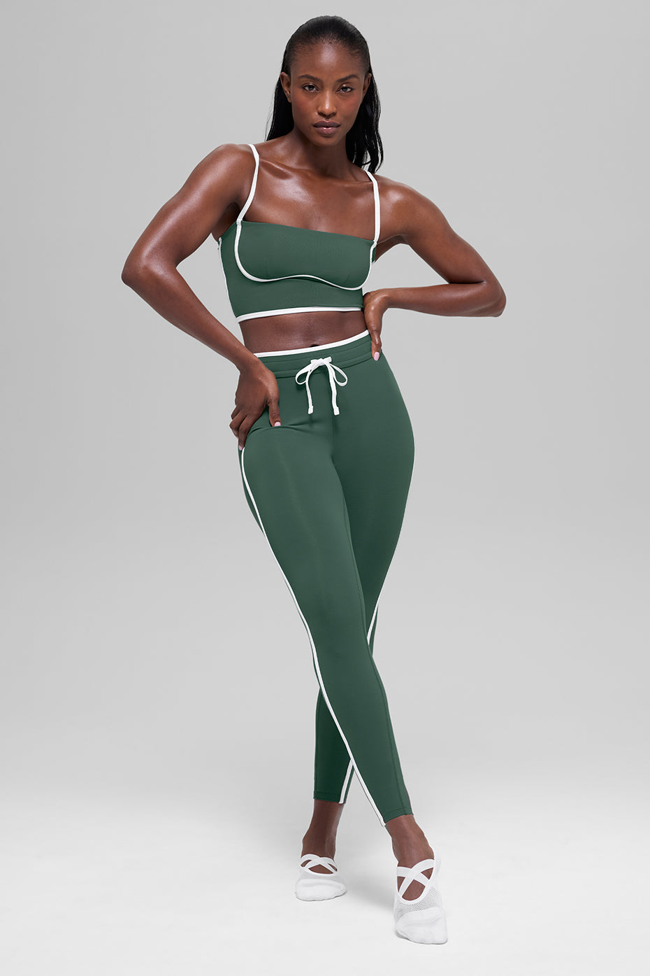Alo Yoga Airbrush Streamlined Bra Tank - Clover Green/White - imagen 5