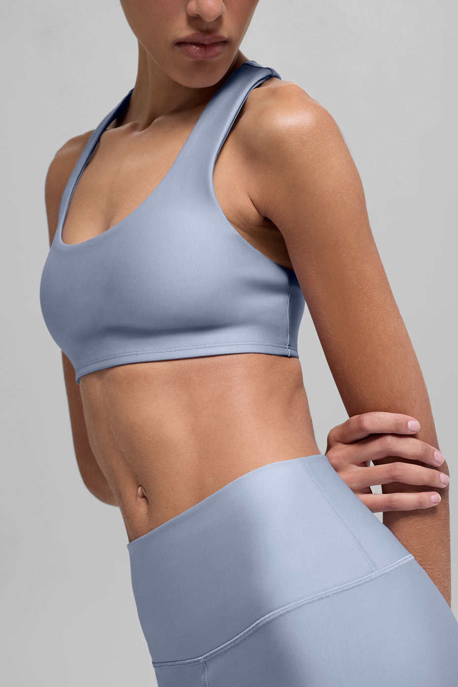 Alo Yoga Airlift Advantage Racerback Bra - Winter Frost - imagen 3