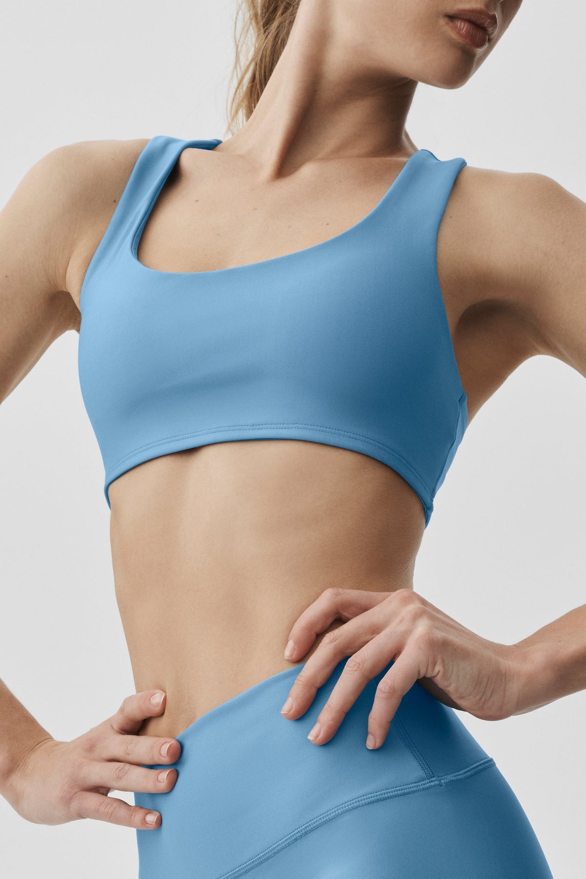 Alo Yoga Airlift Advantage Racerback Bra - California Blue - imagen 4