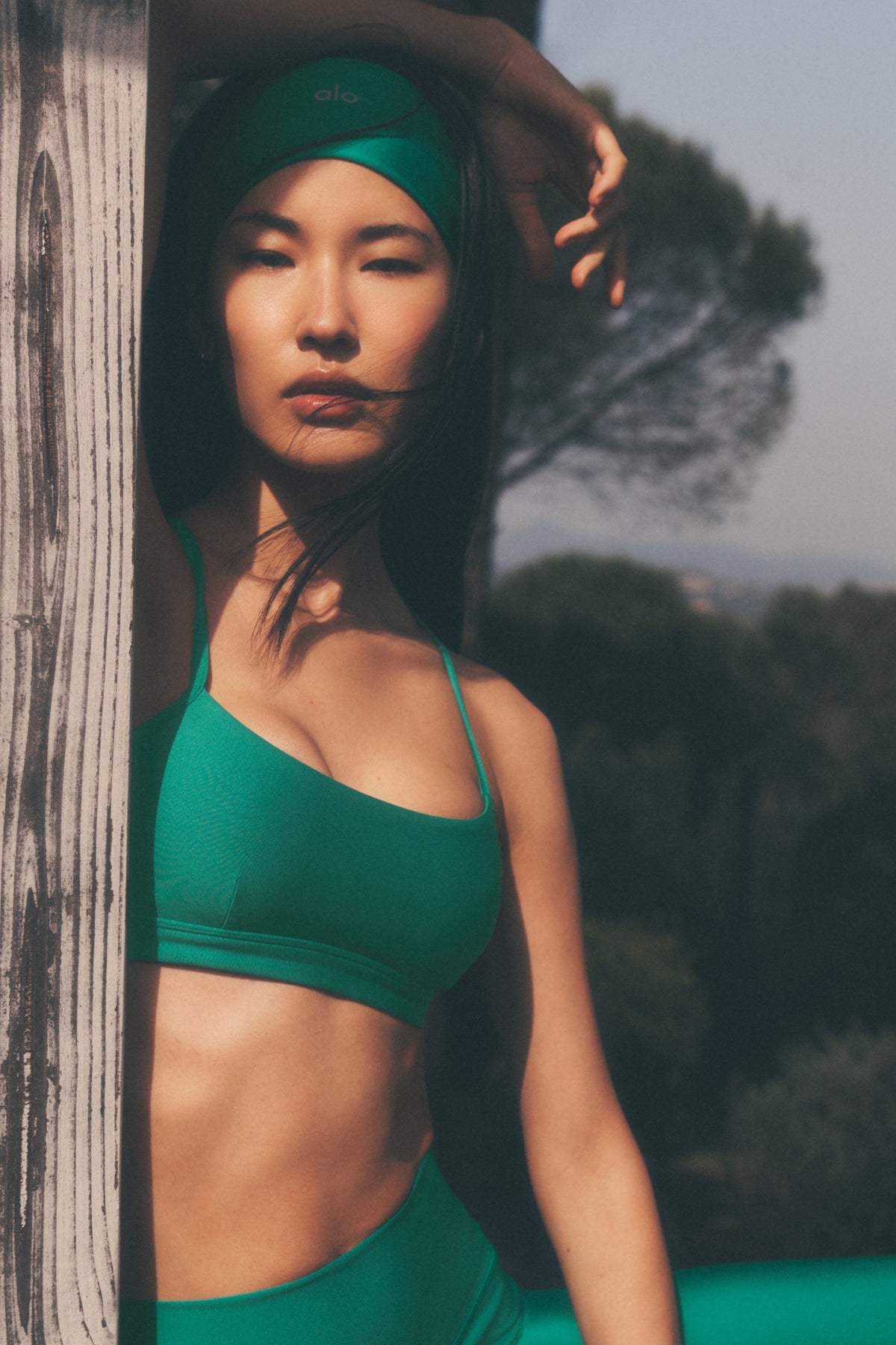 Alo Yoga Airlift Intrigue Bra - Emerald Isle - imagen 1