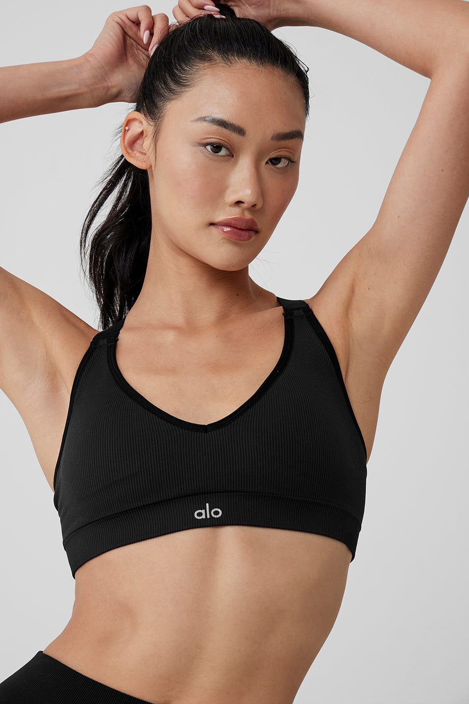 Alo Yoga Seamless Ribbed Favorite Bra - Black - imagen 4