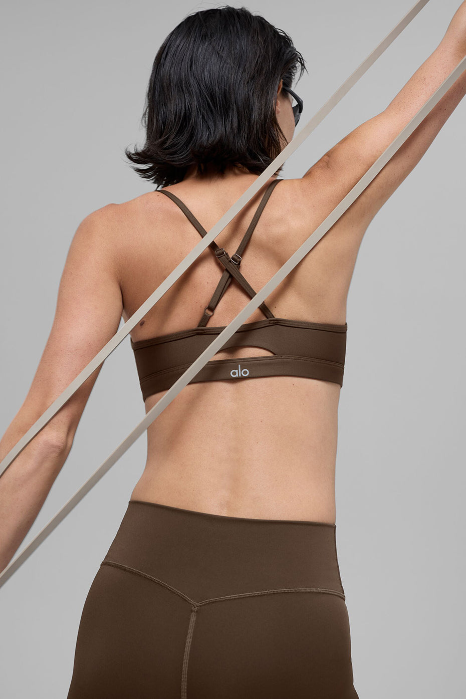 Alo Yoga Airlift Intrigue Bra - Espresso - imagen 2