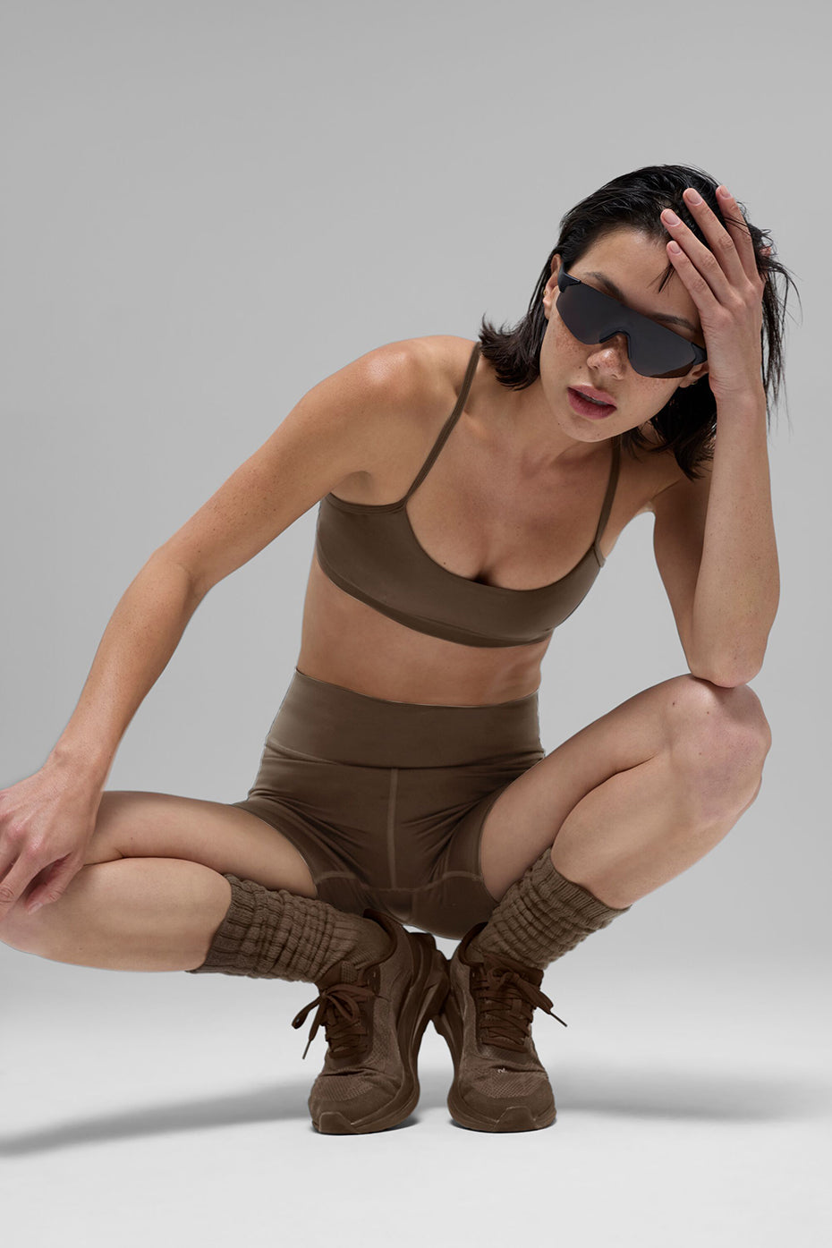 Alo Yoga Airlift Intrigue Bra - Espresso - imagen 3