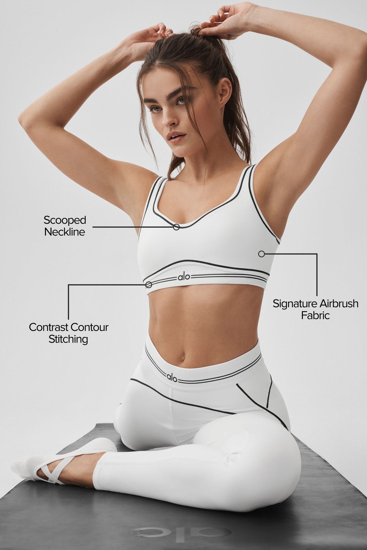 Alo Yoga Airbrush Heart Throb Bra - White/Black - imagen 2