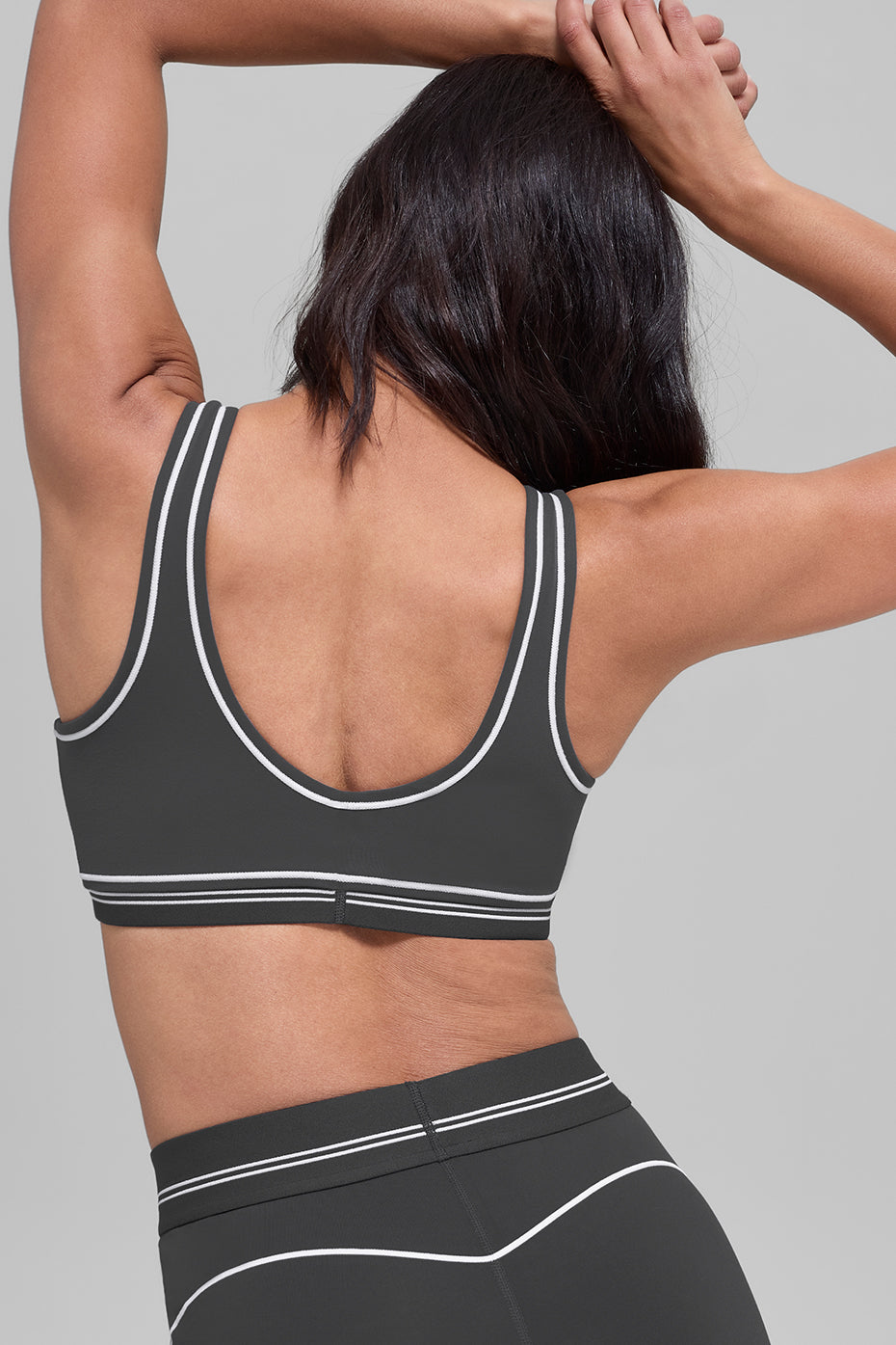Alo Yoga Airbrush Heart Throb Bra - Anthracite/White - imagen 4