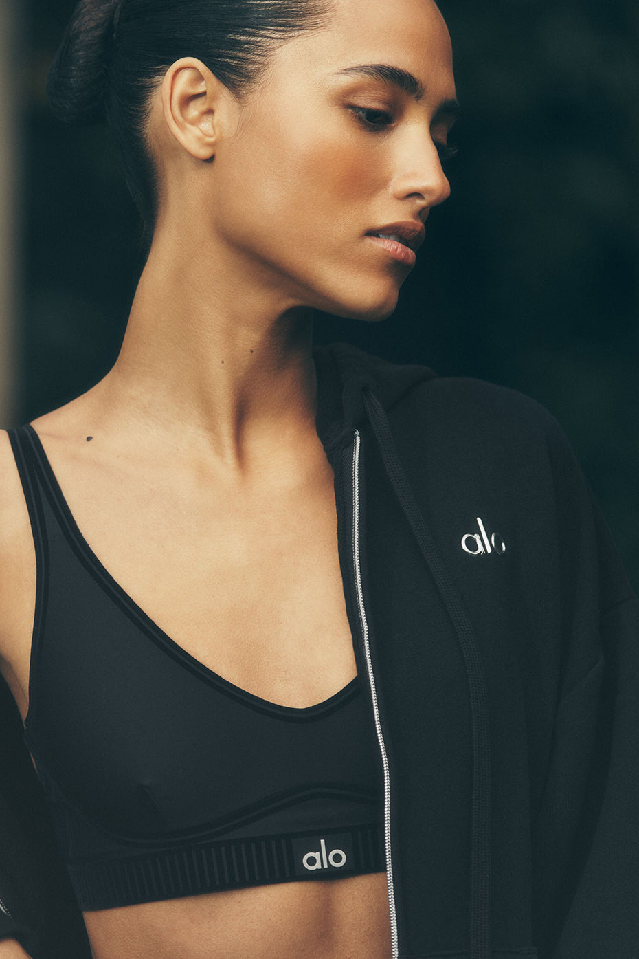 Alo Yoga Airlift Line Up Bra - Black - imagen 1