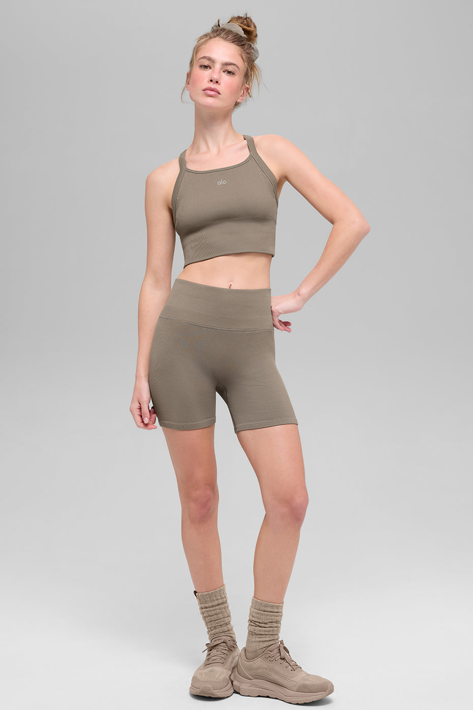 Alo Yoga Seamless Ribbed Favorite Bra Tank - Light Cocoa - imagen 4