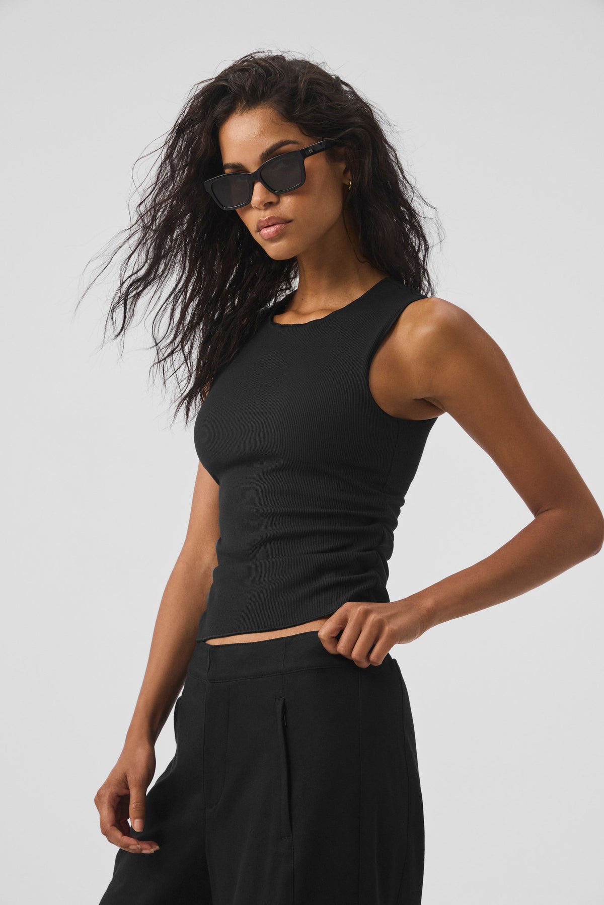 Alo Yoga Ribbed En Pointe Tank - Black - imagen 1
