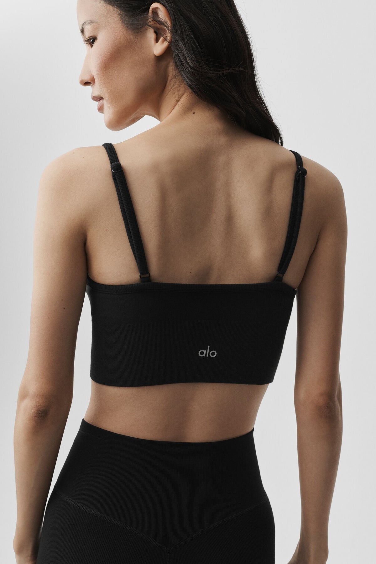 Alo Yoga Seamless Modal Ribbed Delight Bralette - Black - imagen 4
