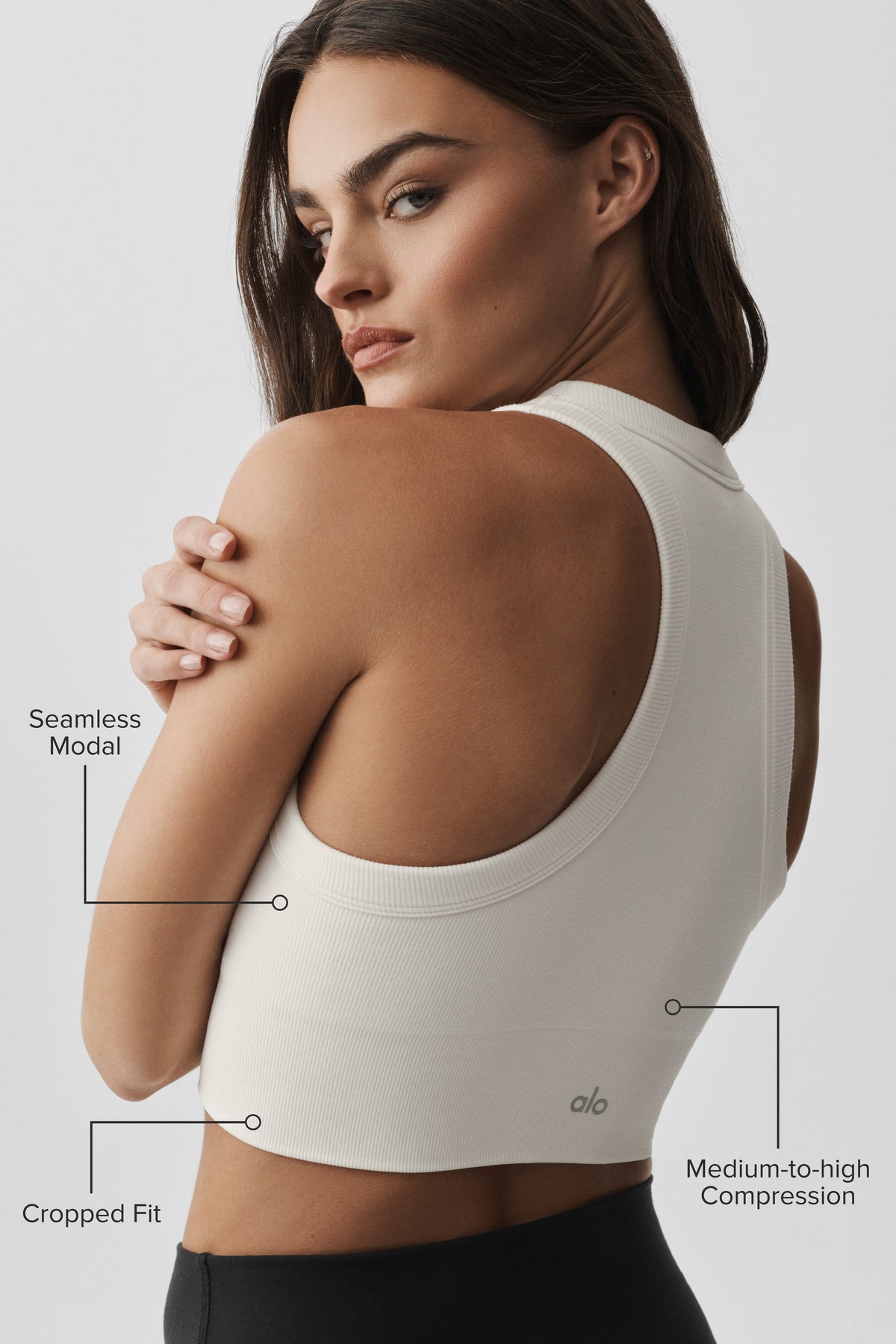 Alo Yoga Seamless Modal Ribbed High Neck Delight Bra - Ivory - imagen 2