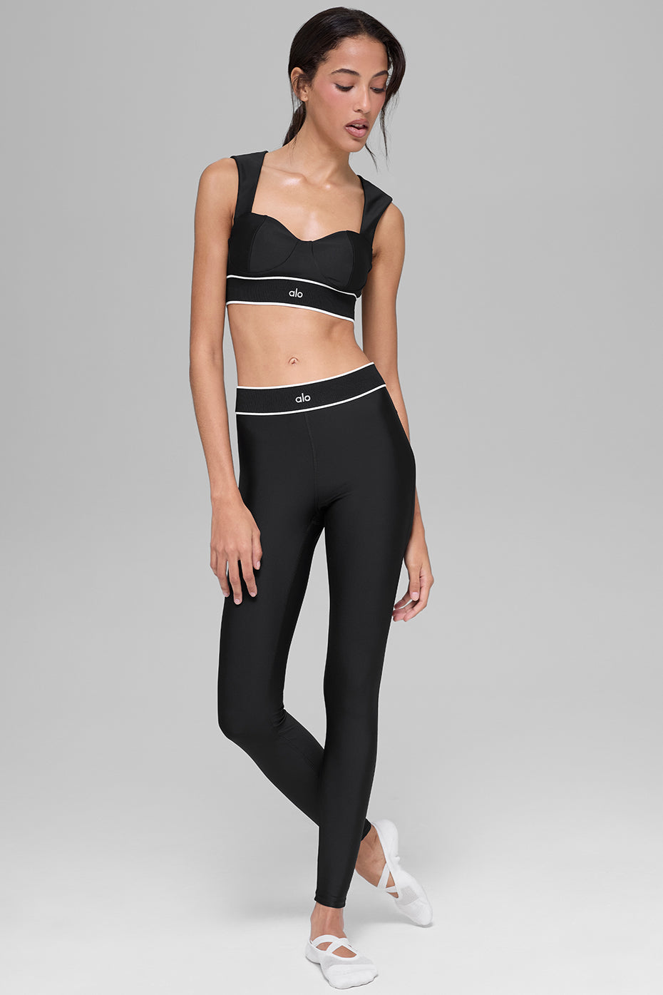 Alo Yoga Airlift Alignment Bra - Black/White - imagen 5