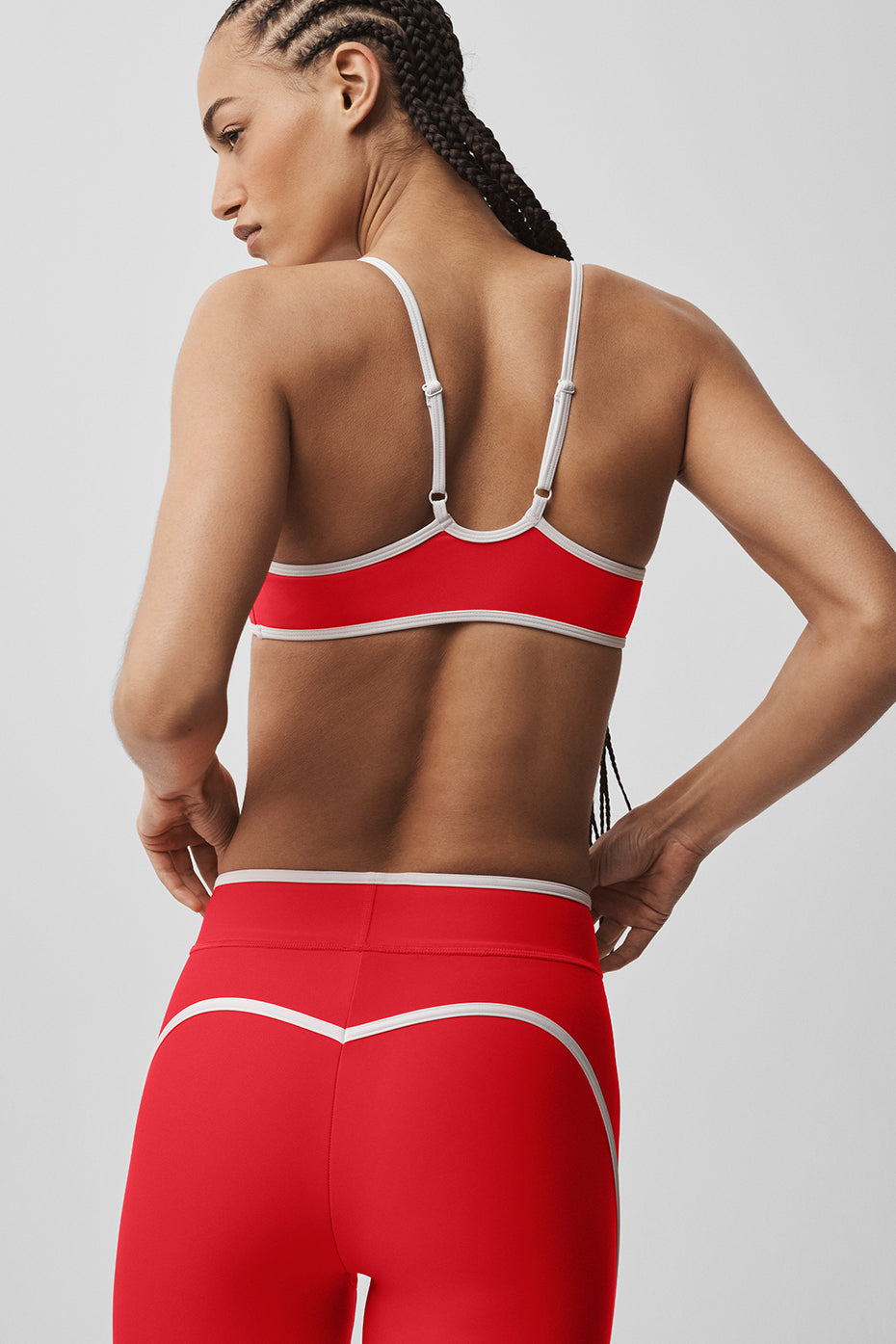 Alo Yoga Airlift Charger Bra - Bright Red/White - imagen 4
