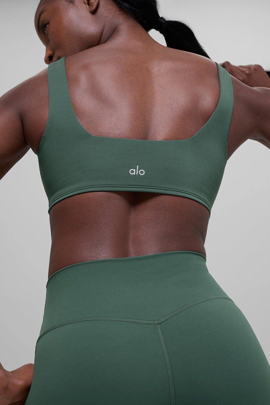 Alo Yoga ALO Softsculpt Precision Bra - Clover Green - imagen 2
