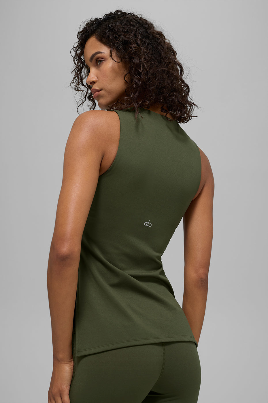 Alo Yoga ALO Softsculpt Precision Full Length Bra Tank - Green Olive - imagen 2