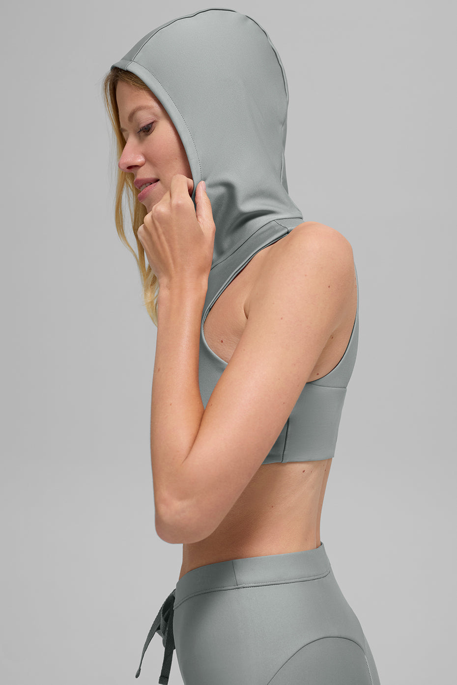 Alo Yoga Airlift Light Speed Hooded Bra - Lunar Grey - imagen 4